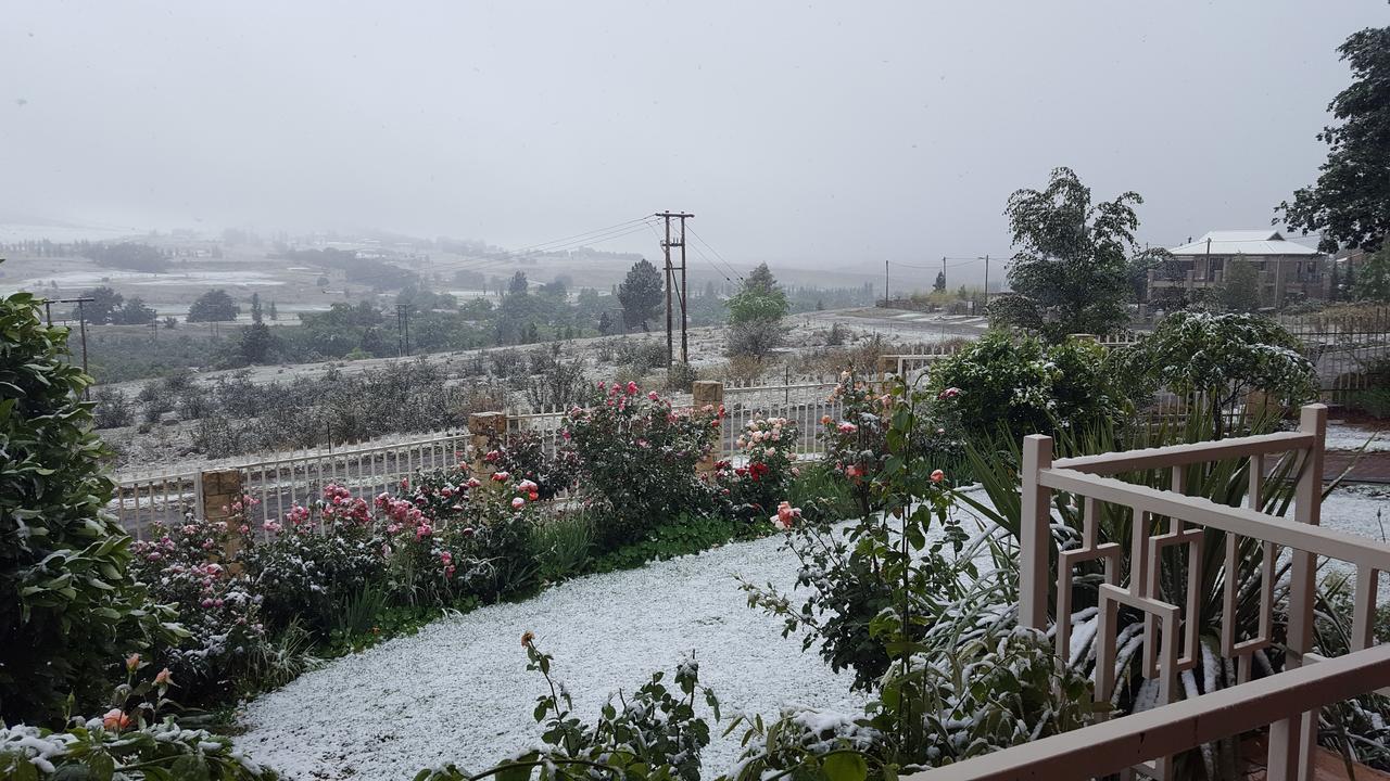 Clarens Cottages Luaran gambar