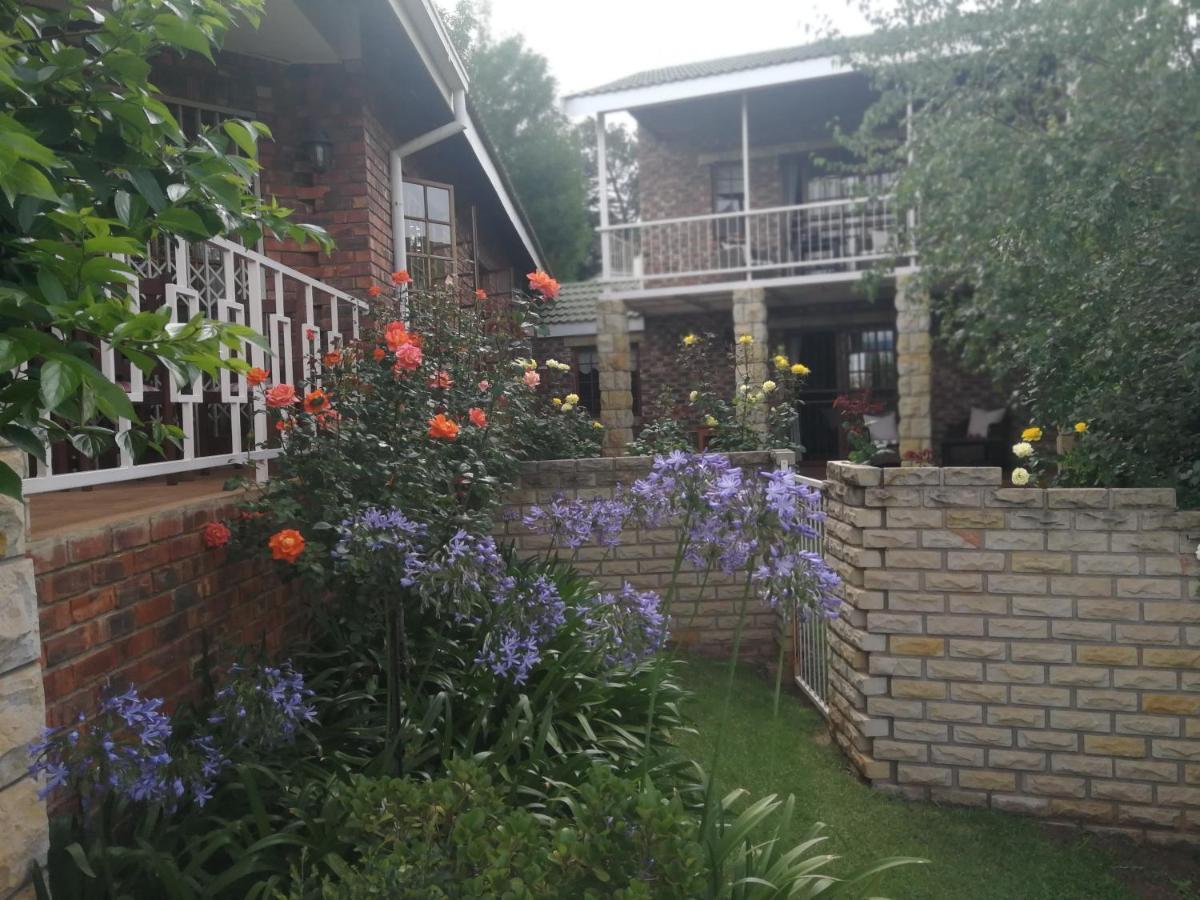 Clarens Cottages Luaran gambar