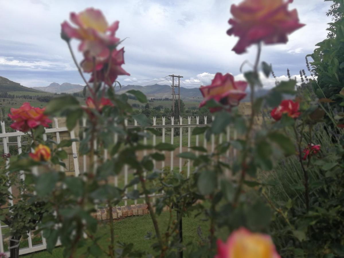 Clarens Cottages Luaran gambar