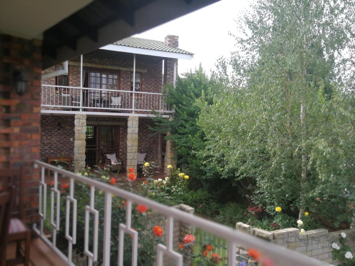 Clarens Cottages Luaran gambar
