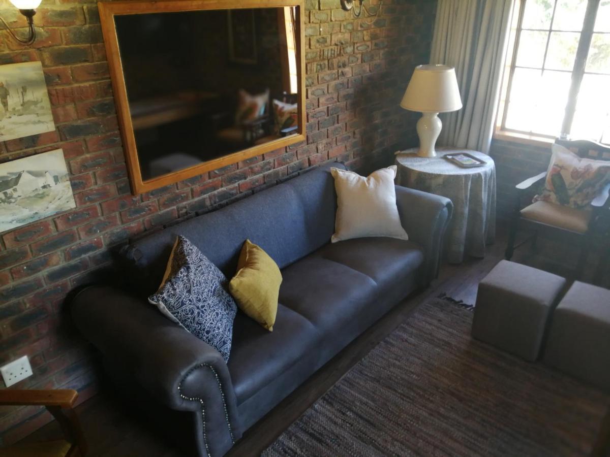 Clarens Cottages Luaran gambar