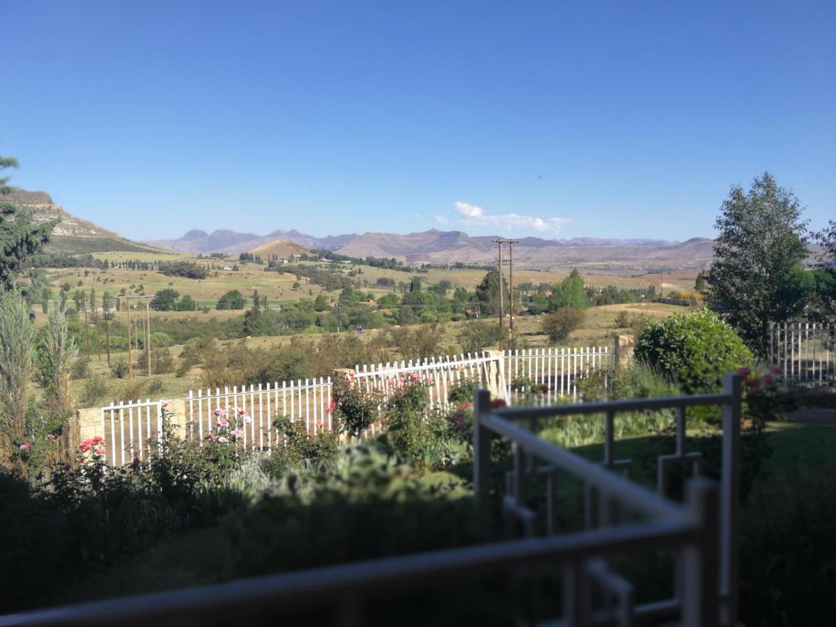 Clarens Cottages Luaran gambar