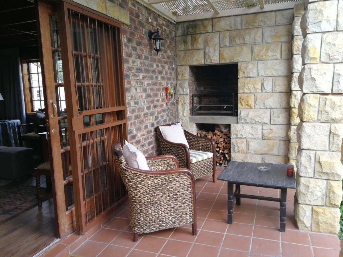 Clarens Cottages Luaran gambar